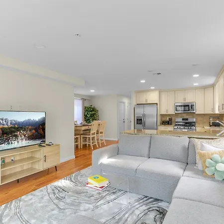 Cozy 3Br Newark Apt With Easy Access To Nyc And Seton Hall
